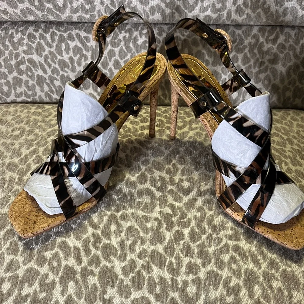 Shoes - Picture 2 of 6